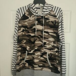 Black and Gray Camouflage Stripe Sweatshirt